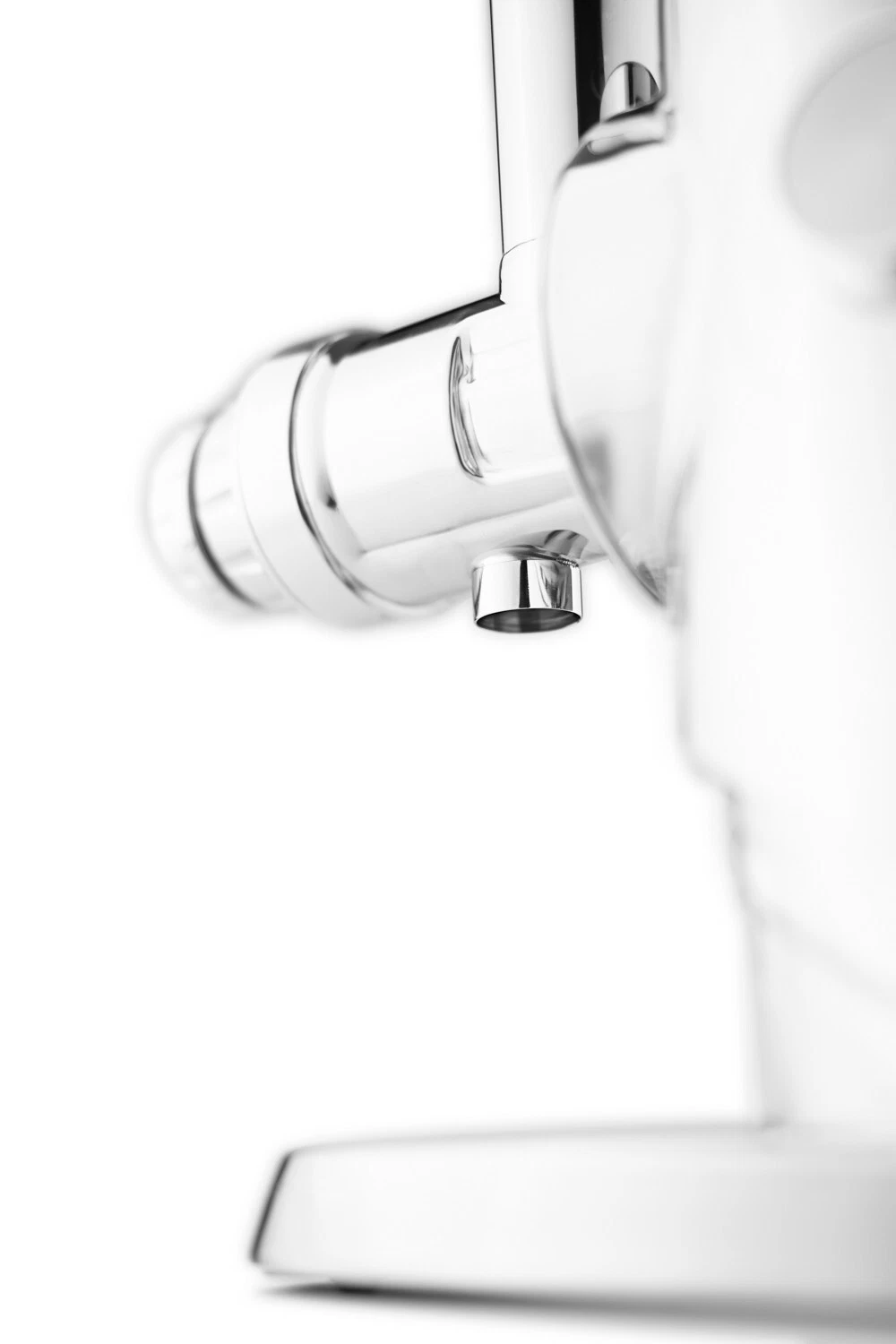 Sana 929 Ultimate Juicer – Saftauslass Sana 929 Ultimate Juicer mit Saftauslass und Presskammer im Detail